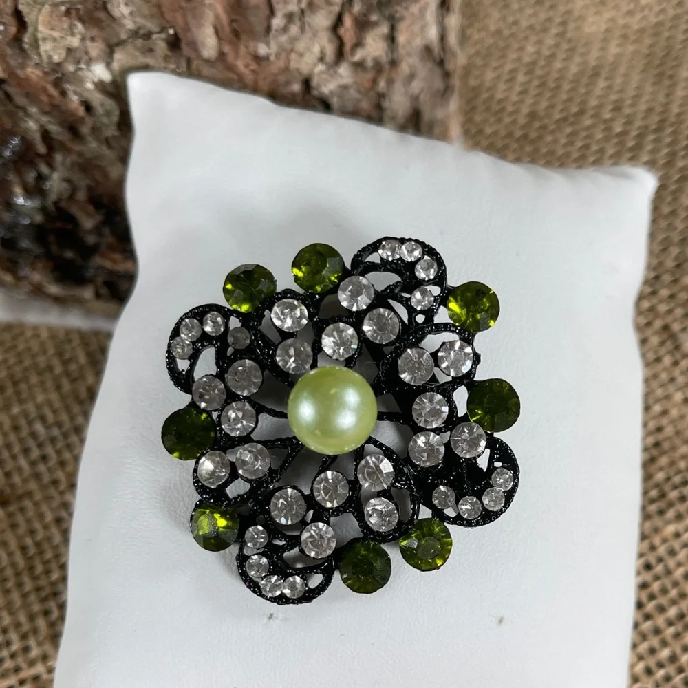 **NWOT Vintage Lime Green Rhinestone Square Pin Brooch